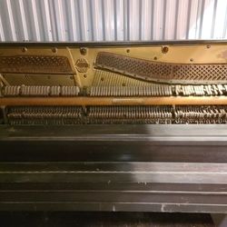 1904 HOBART M CABLE PIANO 