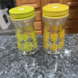 Vintage 1960’s Yellow And Green Floral Design Clear Glass Pair Of Salt And Pepper Shakers.  Preowned Display Only 