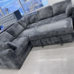 Grey Sleeper Sectional 🥳🔥