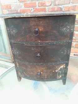 Antique   Small   Cherry   Wood   NightStand.   Measurements 15" X. 18". (OBO)