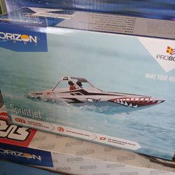 Pro boat RC mini jet boat ready to run including remote controller battery and a charger