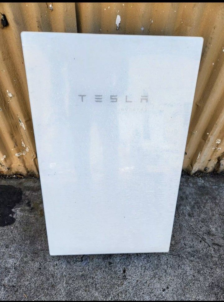 TESLA SOLAR INVERTER ASY PV INVERTER 3.8KW 1546936-00-E