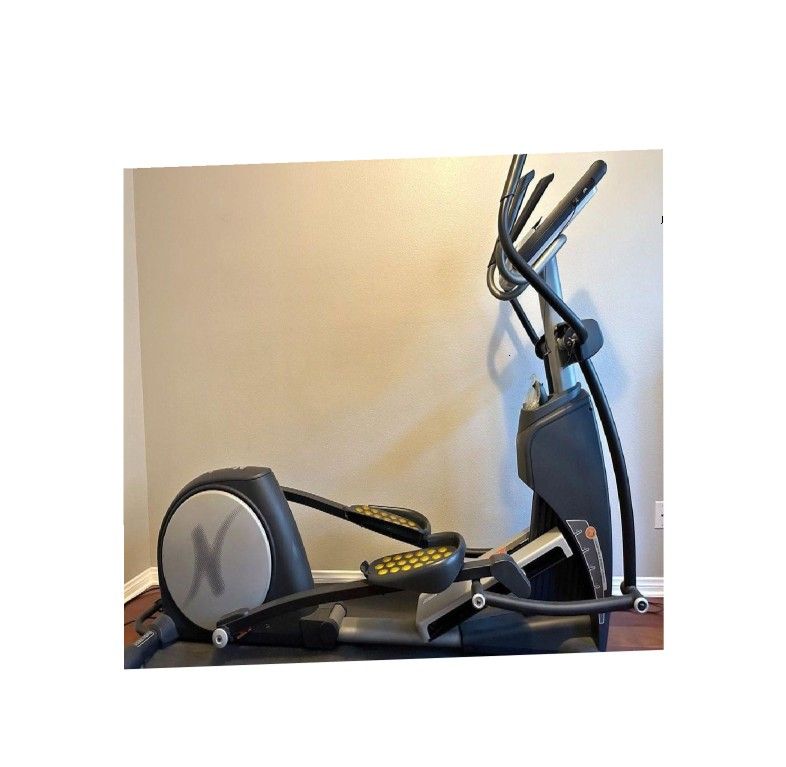 Life Fitness Treadmill - Commercial-Grade Exercise Equipment professional she