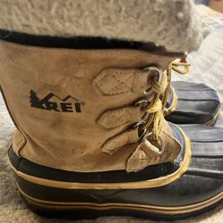 REI Winter Boots Size 10