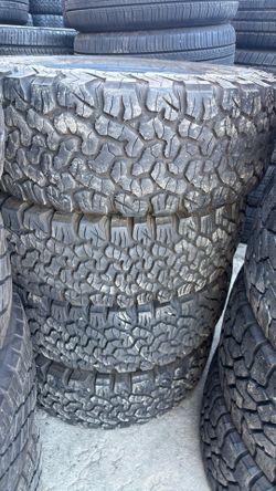 SET BFGOODRICH ALL-TERRAIN KO2 (4) 265-65 R17 Lt
