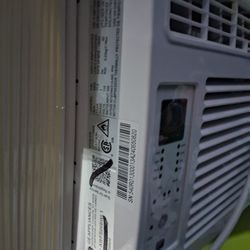 GE 110 Window Unit