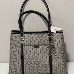 NEW GUESS PURSE 
