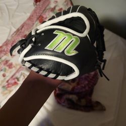 Youth MARUCCI Glove