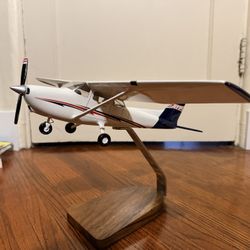 Cessna Limited Edition Large Mahogany Model