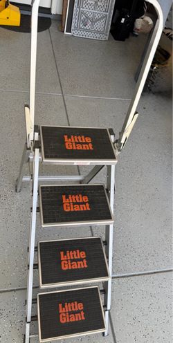Little Giant 4-Step Folding Step Ladder