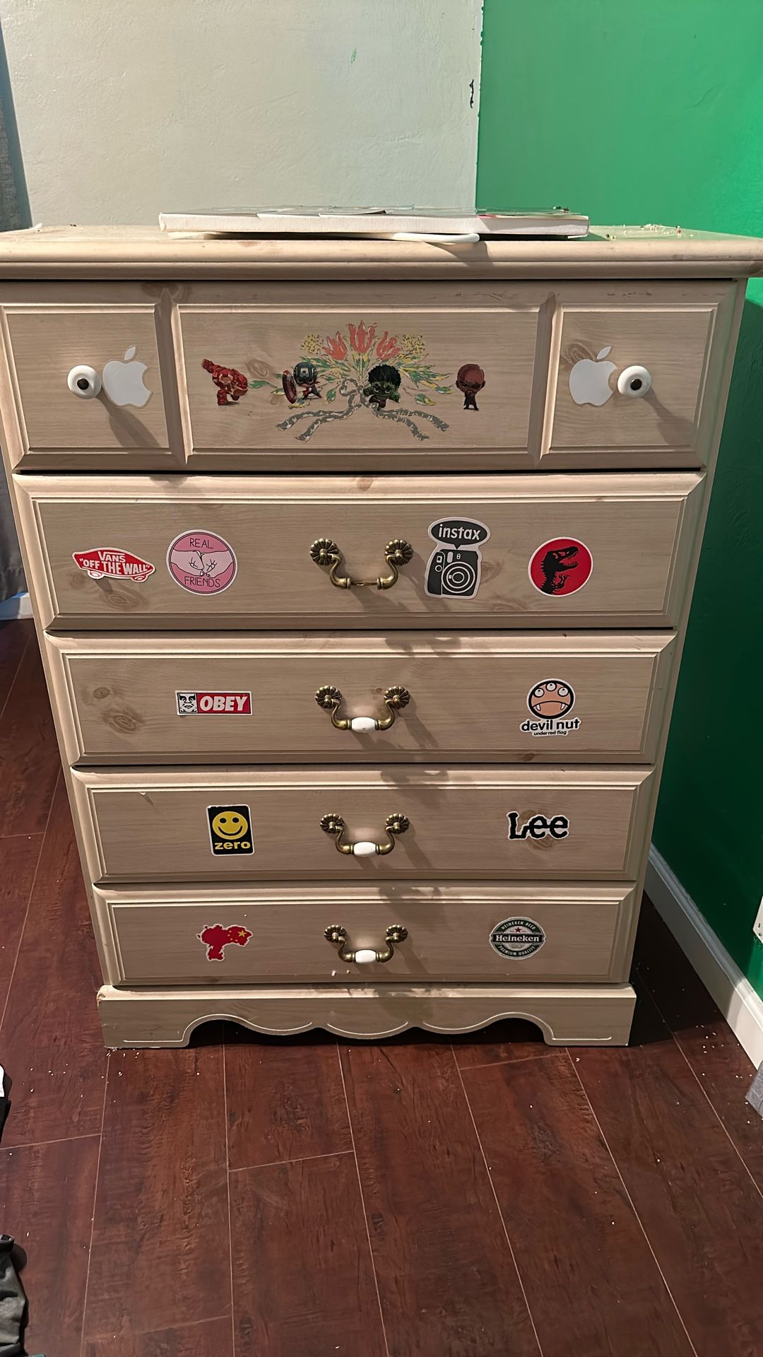 Dresser (5 Drawers)