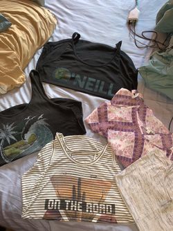 5 women’s Tanks O’Neill, various brands S L/XL