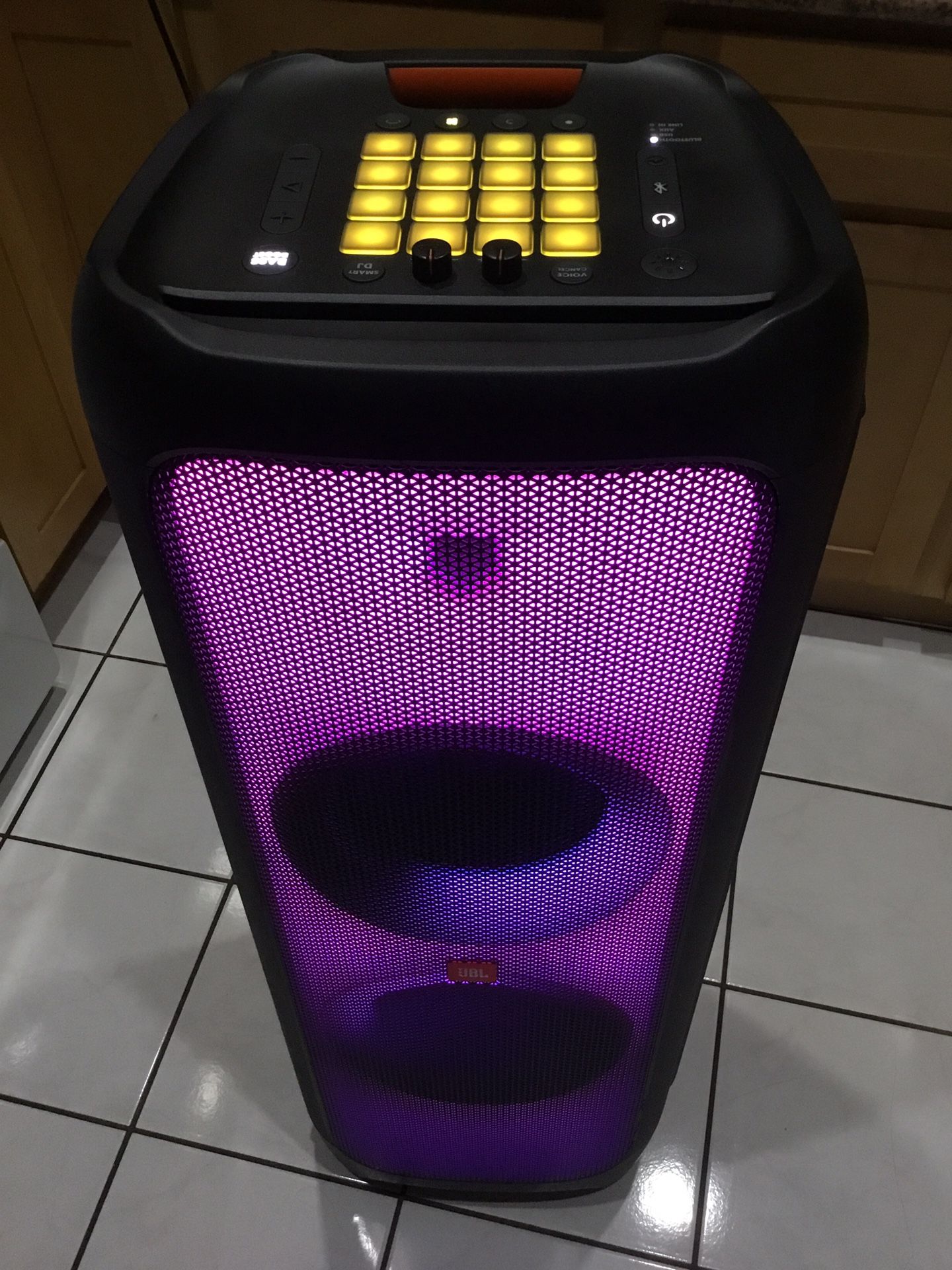 JBL PartyBox 1000 Bluetooth Wireless Speaker ( $700 Cash Only )