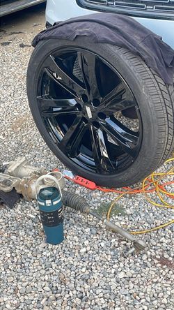 Only 1 Cadillac wheel brand new never been on a vehicle with Michelin run flat tire