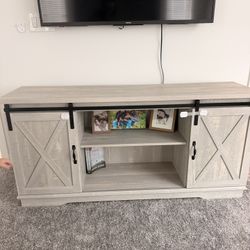 Tv Stand / Entertainment Center