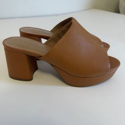 Women’s SZ 5 Aerosols Shoes- New Without Box 