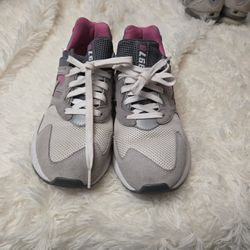 New Balance Sneakers 