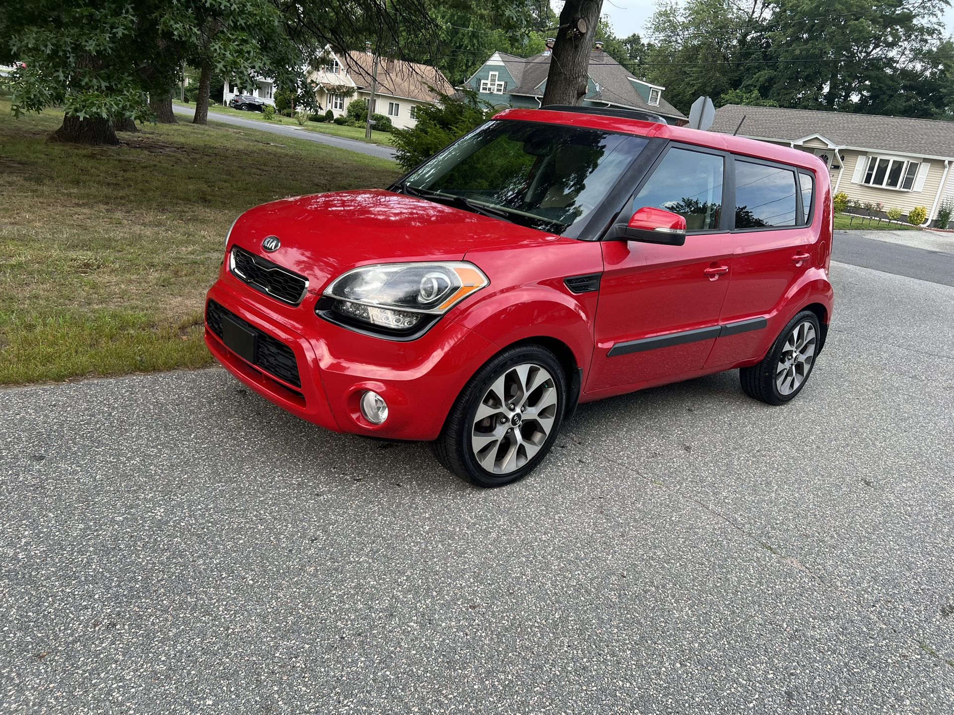 2013 Kia Soul · ! Wagon 4D