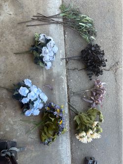 Artificial Flowers_ Flores Artificiales