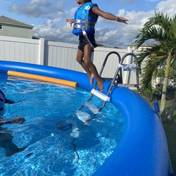 4 X 15‘ Swimming Pool For Sale Absolutely No Leaks, Including A Brand New Ladder And Two Pumps