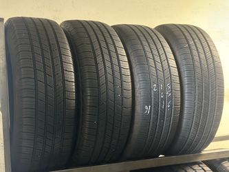 SET OF TIRE 215 65 16 MICHELIN 85% LIFE