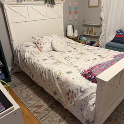 Pottery barn Full Size Bed