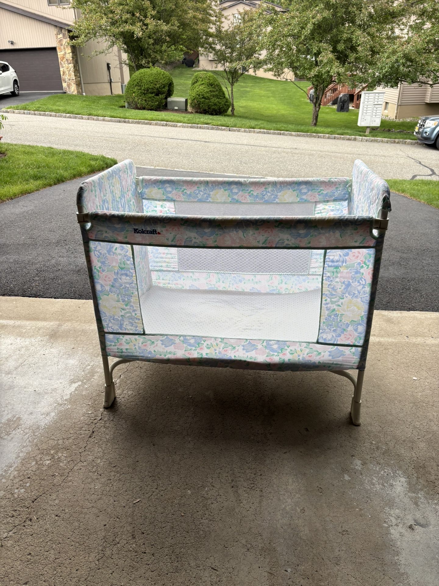 Portable Crib by Kolcraft