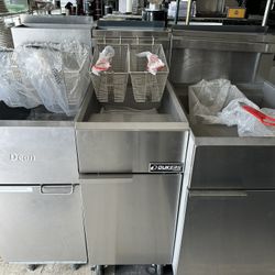 Brand New Dukers Commercial Fryer 