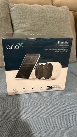 Arlo Essential Spotlight Camera + Solar Panel (2 Cameras + 1 Solar Panel)