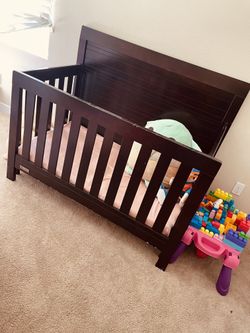 Convertible Crib With Newton Baby Breathable Mattress