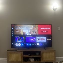 Samsung Smart TV 55’ Crystal UHD