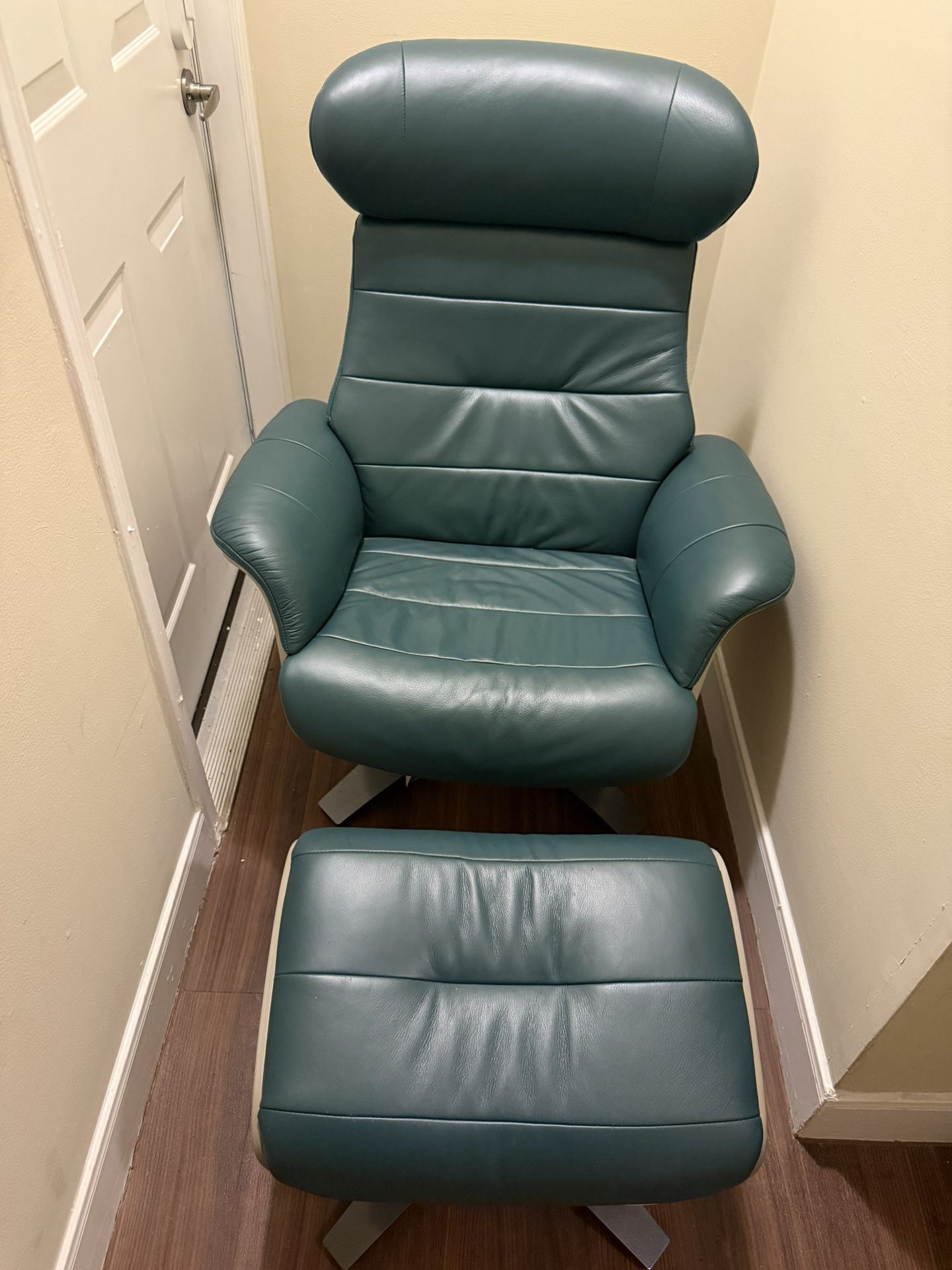 Eames-Inspired Reclining Lounge Chair With Ottoman