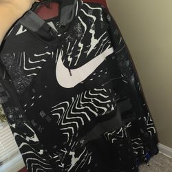 Large Men's Nike Hoodie Black And White