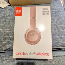 Beats Solo 3. Headphones. Rose Gold Special Edition. 