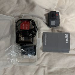 GoPro Hero 5 With Lots Of Extras