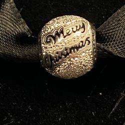 PANDORA Retired “Merry Christmas” Charm🎄