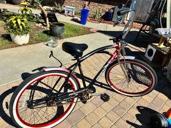 Cruiser Bicycle with Whitewall Tires