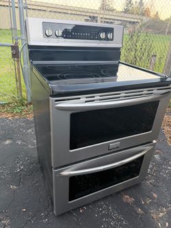 Frigidaire Gallery Double Oven Electric Range