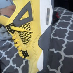 Air Jordan 4