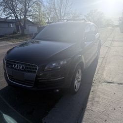 2007 Q7 for sale in good working condition!