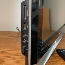 LENOVO Working All In One desktop computer WINDOWS 10