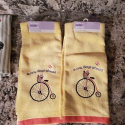New Kitchen Towels, Spring. Set Of 2