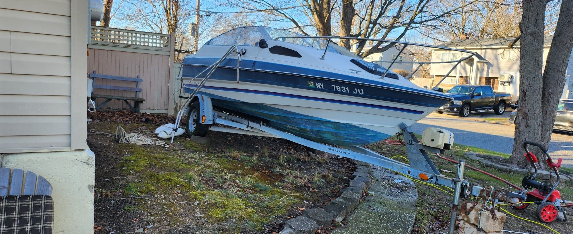 1987 Bayliner Capri