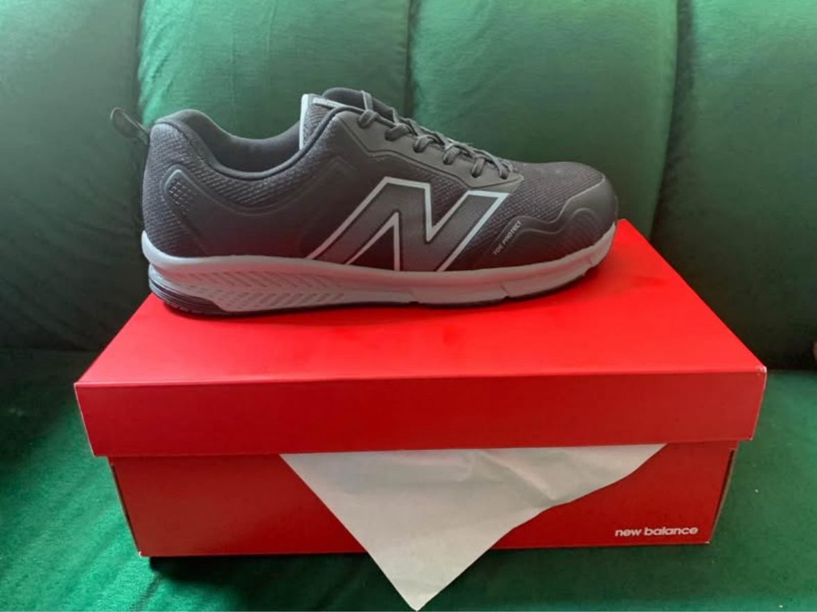 Men’s Work Boots / Sneakers