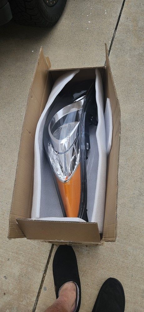 2013 Hyundai Elantra Headlights