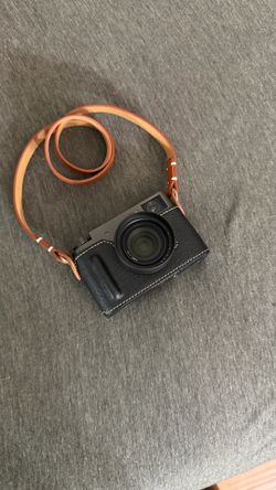 Fujifilm X-Half (MINT) w/ accessories