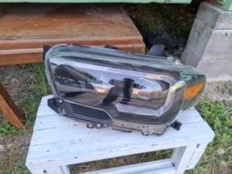 Headlight  side driver toyota  tacoma  trd  fit  2016-2023