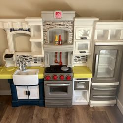 Step 2 Large Kitchen