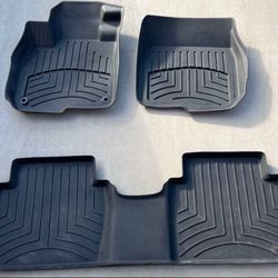Honda CRV  Weather  Tech Brand Floor Liners plus Honda brand Cargo Tray