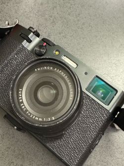 Fujifilm X100V